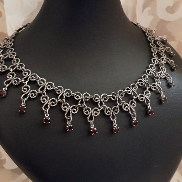 Vintage silver tone choker, short length necklace - Picture 4 of 10